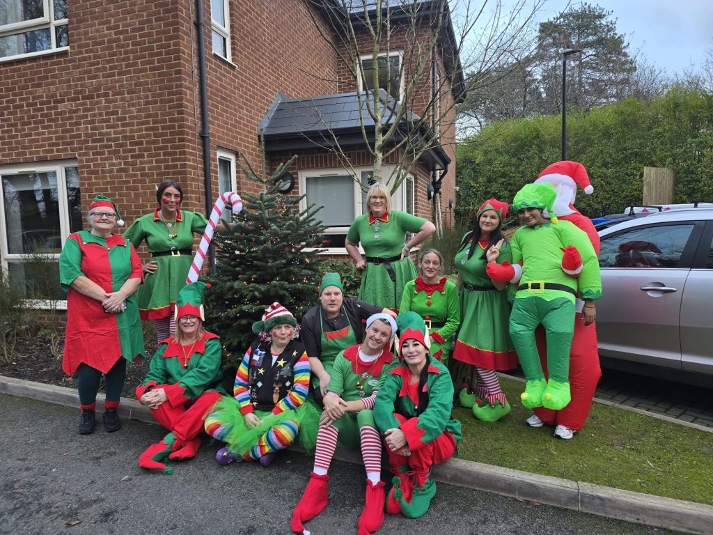 Ashton Manor Staff Celebrate Elf Day in Support of Alzheimer’s Society