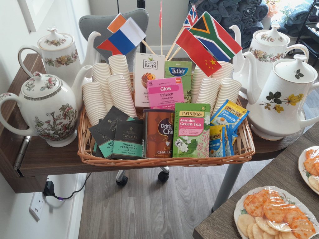 Ashton Manor Residents Embark on an “8 Sips Around the World” Global Tea Journey
