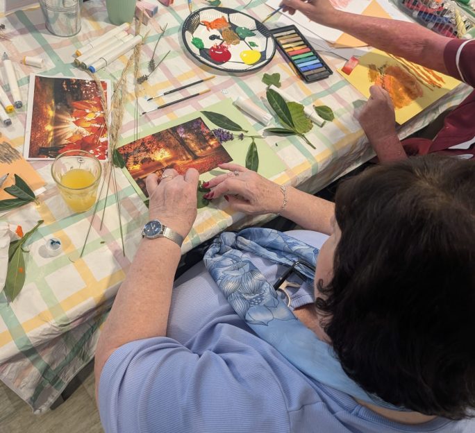 Autumn inspires Astley View Art Club
