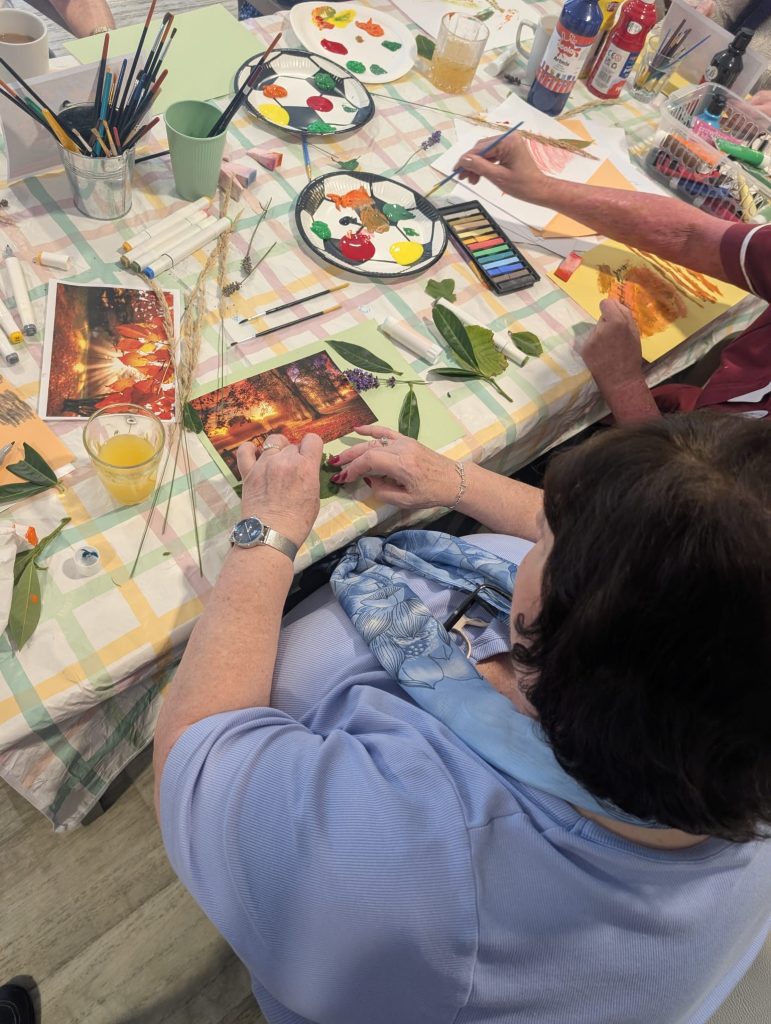 Autumn inspires Astley View Art Club